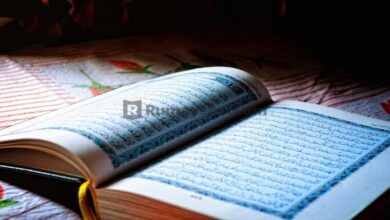 Di antara keutamaan surah Al-Fatihah adalah ia disebutkan Al-Qur'an Al-'Azhim dan as-sab'ul mastani, yaitu tujuh ayat yang dibaca berulang-ulang.